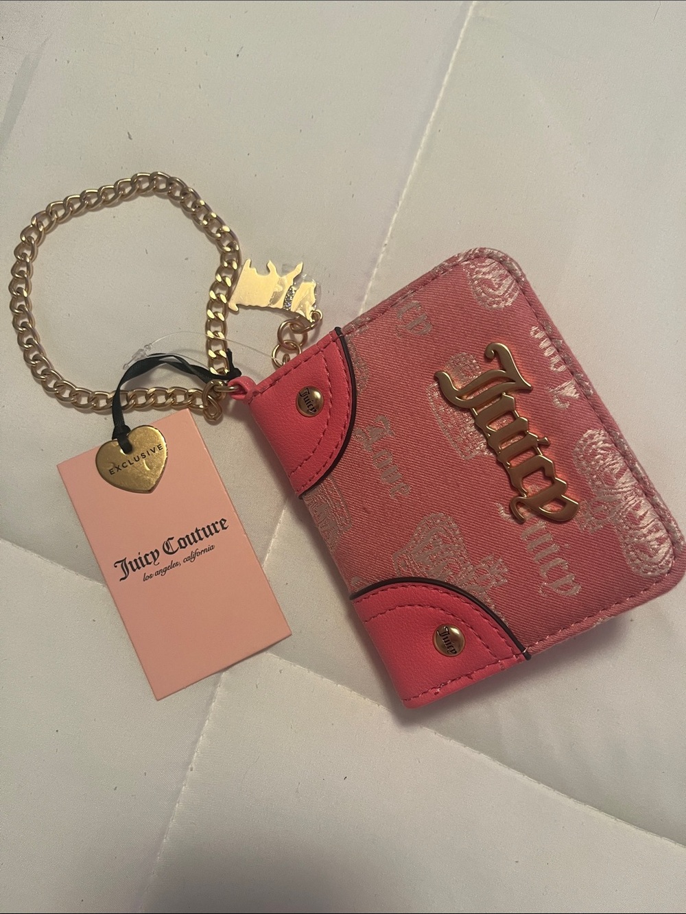 Juicy Couture Coral Pink Logo Card Case with Gold Dog Charm NWT Retail 35$